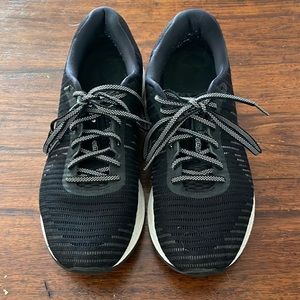 Asics Dynaflyte 3 tennis shoes